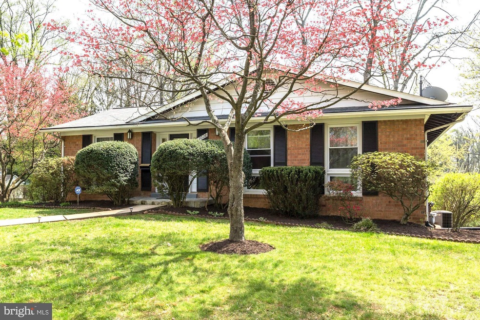 12028 Coldstream Dr, Potomac, MD 20854 - photo 1