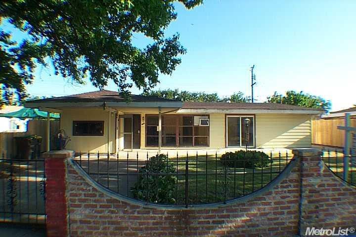 653 Chicago Ave, Stockton, CA 95206 - photo 1