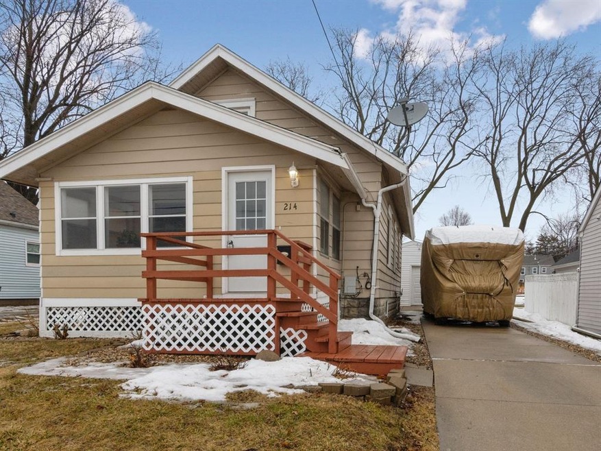 Front view of home in a very nice and quiet area