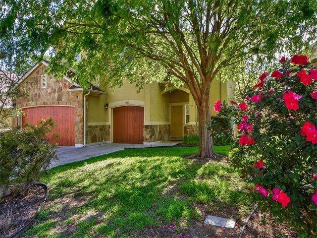 This spacious unit has one the larger lots in Mira