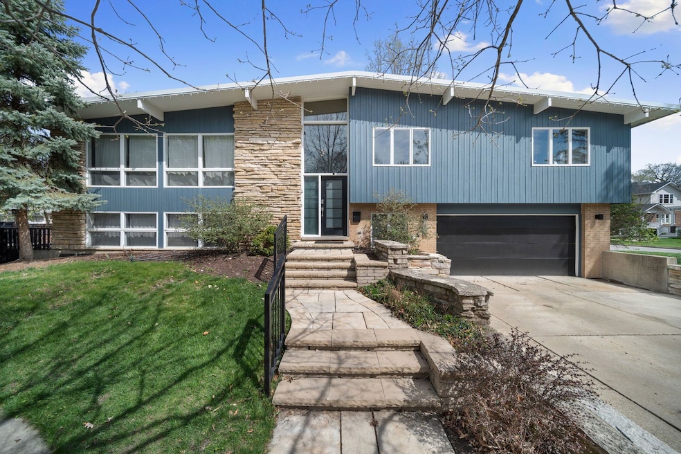 Sold $940,000 • Co-Listing Agent