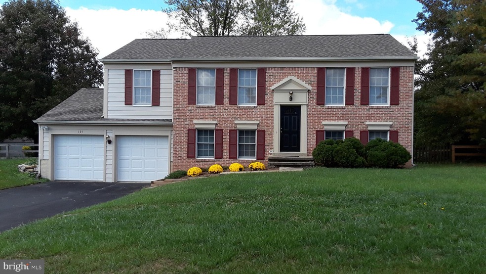 125 Horseshoe Ln, Shenandoah Junction, WV 25442 - photo 1