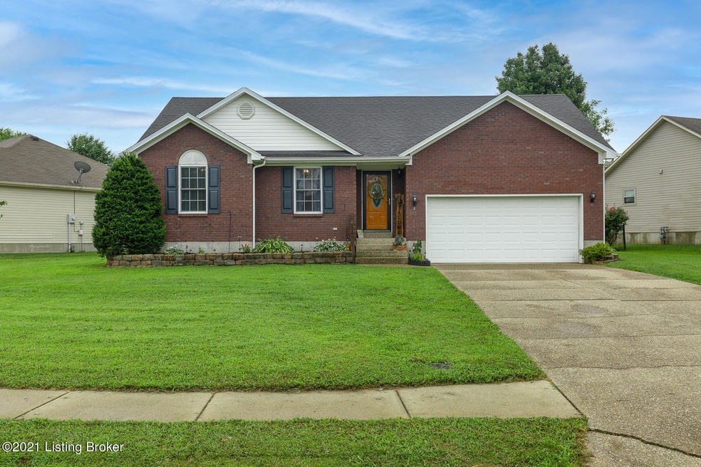 117 Aulbern Dr E, Mount Washington, KY 40047 - photo 1