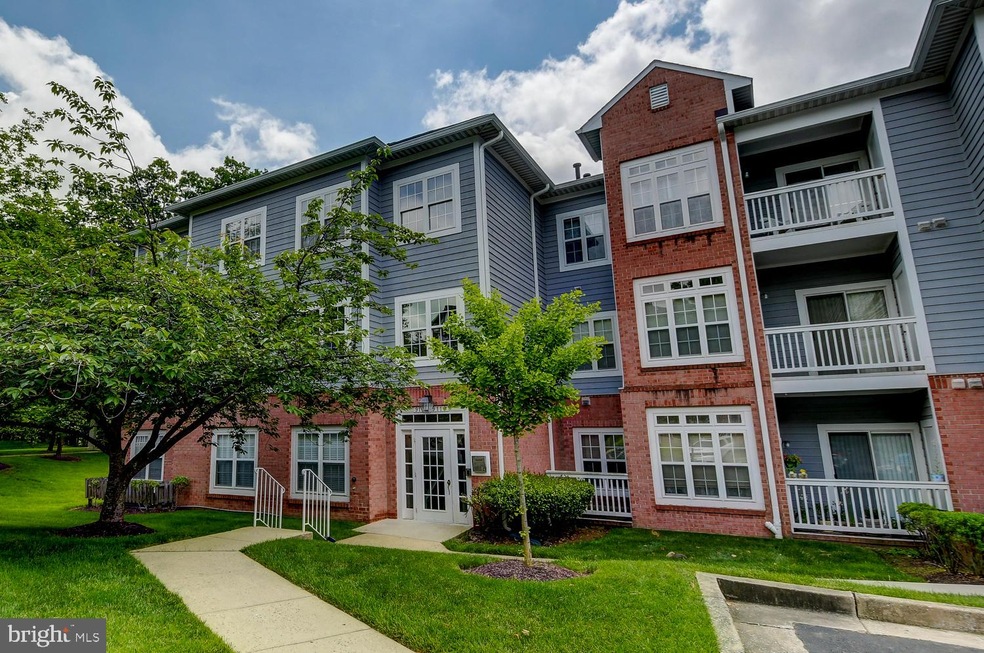 9105 Groffs Mill Dr, Owings Mills, MD 21117 - photo 1