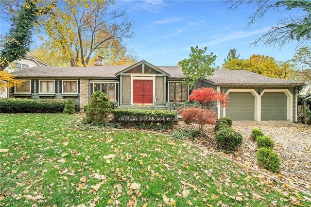 8239 Parkhill Cir, Lenexa, KS 66215 - photo 1