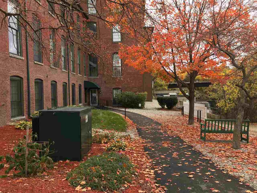 Emerson Mills unit 218, Pembroke, NH 03275 - photo 1