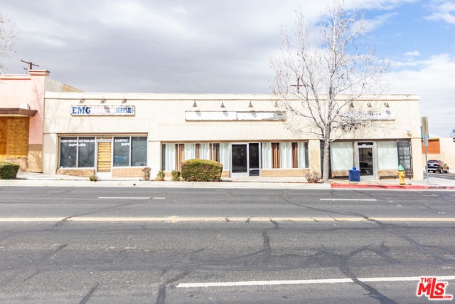 15586 7th St, Victorville, CA 92395 - photo 1