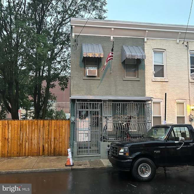 310 Cedar St, Reading, PA 19601 - photo 1