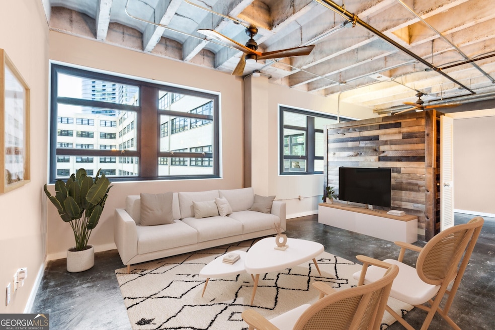 Urban Loft Living In The Heart Of Midtown!