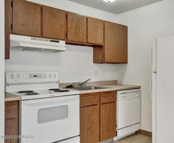 Unit 104 kitchen (2)
