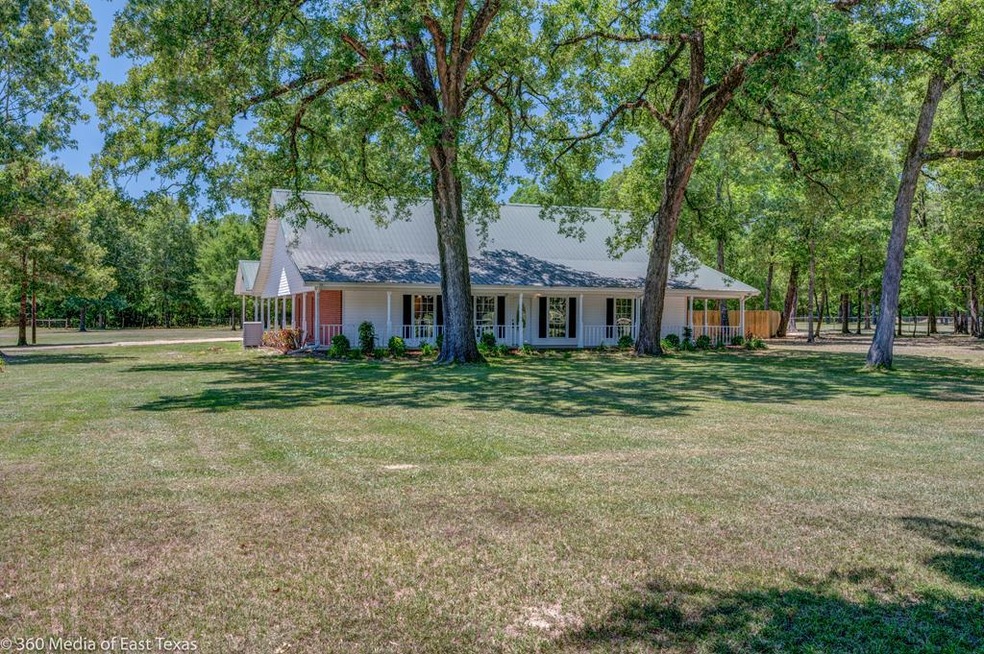 1061 Roper Rd, Lufkin, OK 74904 - photo 1