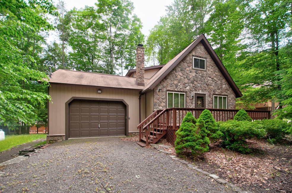 1024 Cedar Dr, Lake Ariel, PA 18436 - photo 1