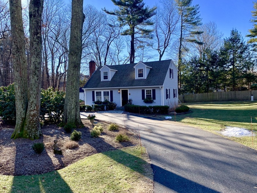 14 Forest St, Sherborn, MA 01770 - photo 1