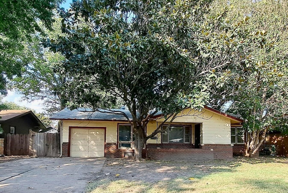 1800 E 53rd St S, Wichita, KS 67216 - photo 1