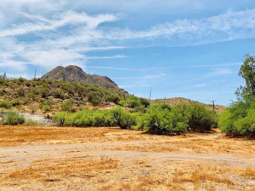 3235 W NEW RIVER RD - New River AZ 85087