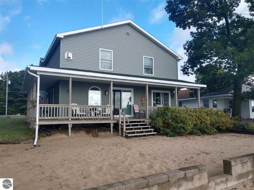 328 N Huron Rd, Au Gres, MI 48703 - photo 1