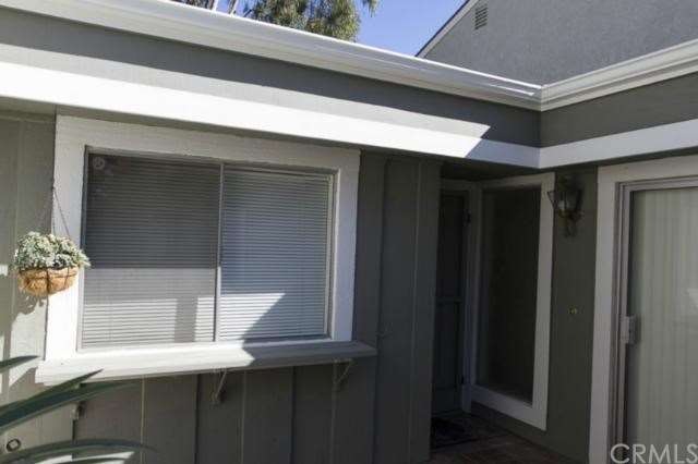 Great single story condo!
