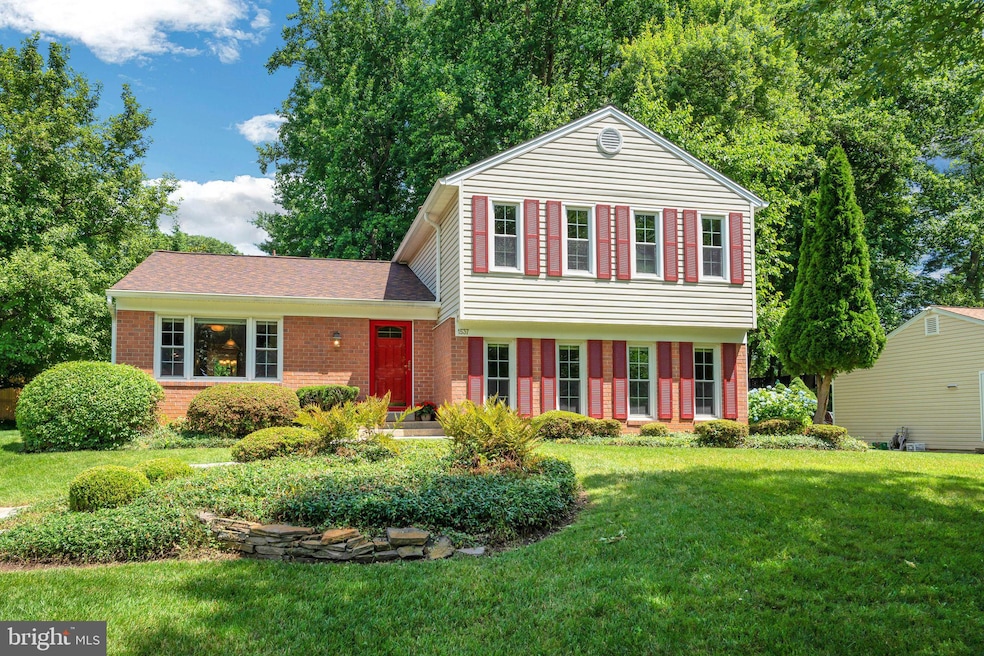 1537 Winding Waye Ln, Silver Spring, MD 20902 - photo 1