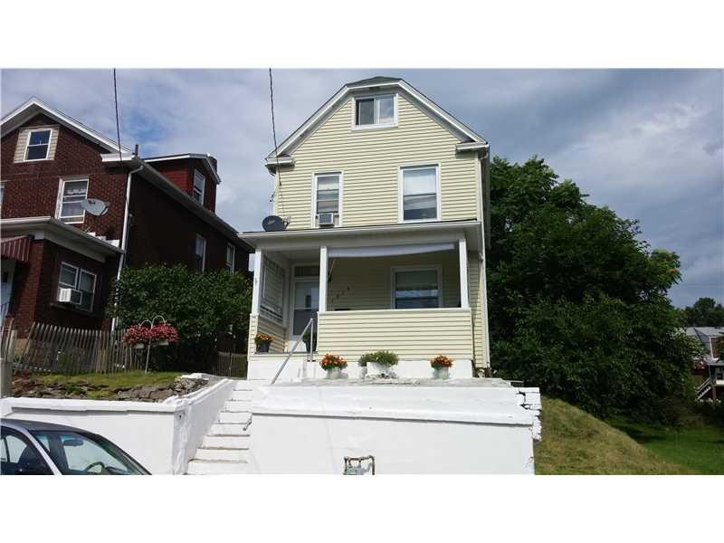 Exterior Front. Welcome to 1914 Victoria Avenue!