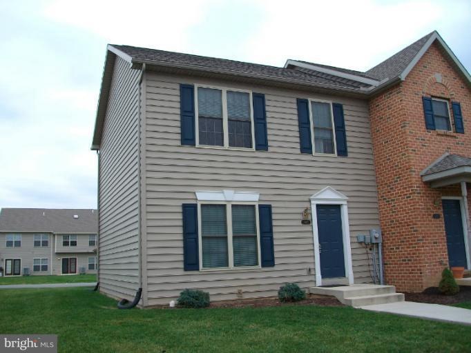 1972 Ashley Dr, Chambersburg, PA 17201 - photo 1