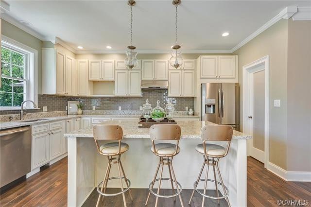 Kitchen with island