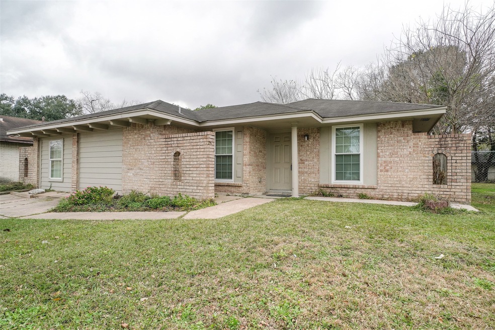 1406 Saddle Rock Dr, Houston, TX 77088 - photo 1