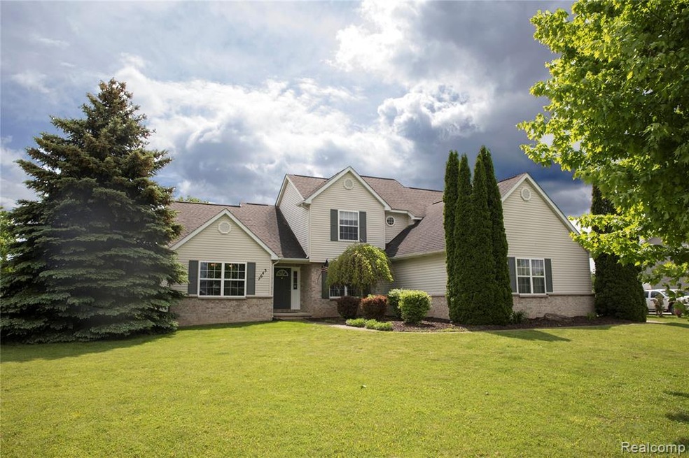 01-summer-breeze-exterior.jpg