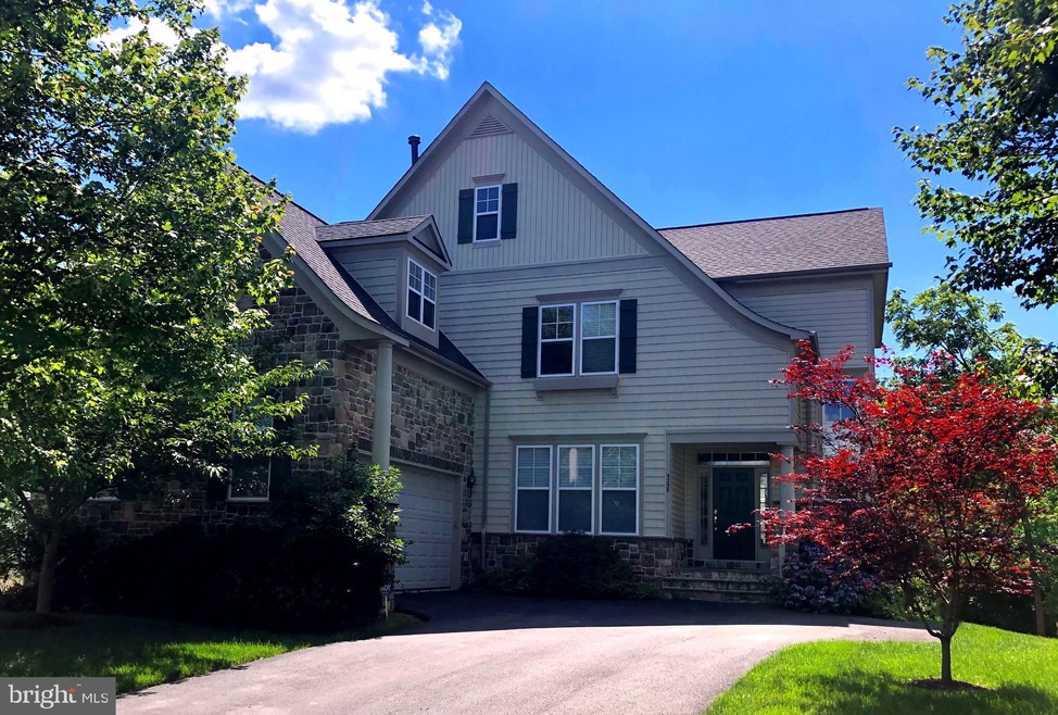 9258 Falling Water Dr, Bristow, VA 20136 - photo 1