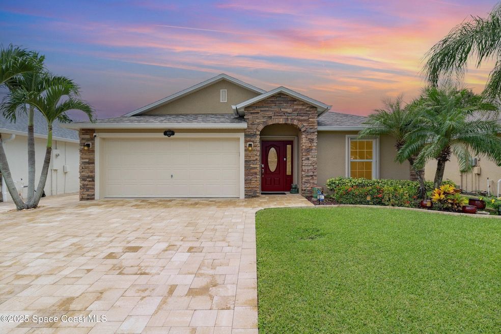 1337 Osborne Ct, Melbourne, FL 32904 - photo 1