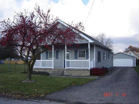 7895 Maple St, Birch Run, MI 48415 - photo 1