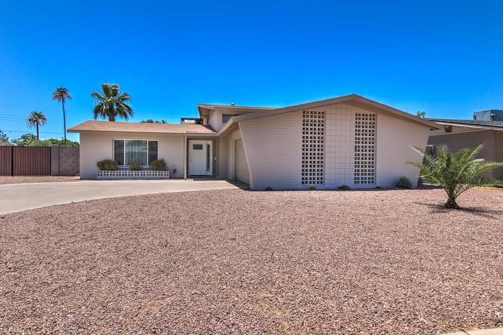4536 S Forest Ave-1