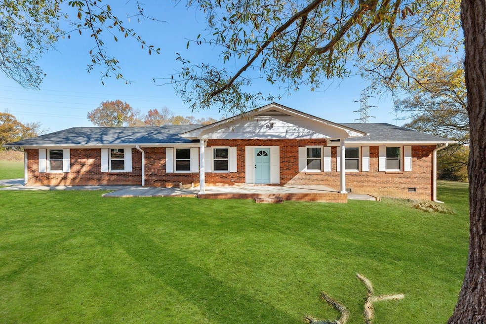 370 E Boundary Dr, Spartanburg, SC 29303 - photo 1