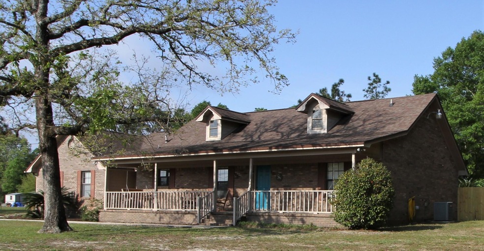 1307 Grandview Dr, Crestview, FL 32539 - photo 1