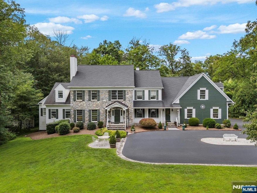 For Sale $1,399,900 • Co-Listing Agent