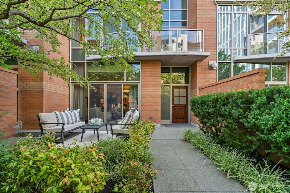 Washington Square unit TH4, Bellevue, WA 98004 - photo 1