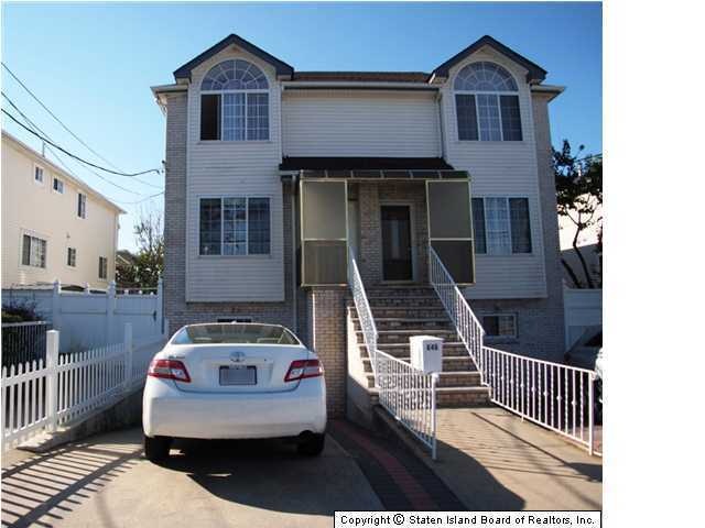 646 Seaview Ave, Staten Island, NY 10305 - photo 1