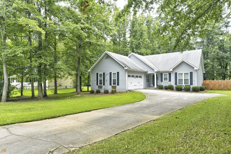 208 Lisa Ct, Hampton, GA 30228 - photo 1