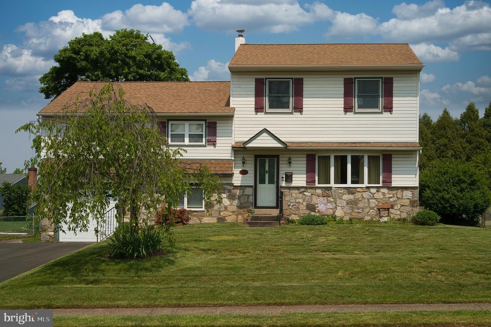 513 Penrose Ln, Warminster, PA 18974 - photo 1