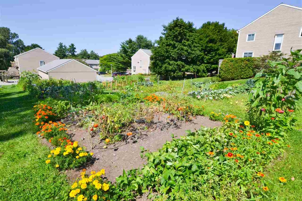 11 Stonehedge Dr unit 11, South Burlington, VT 05403 - photo 1