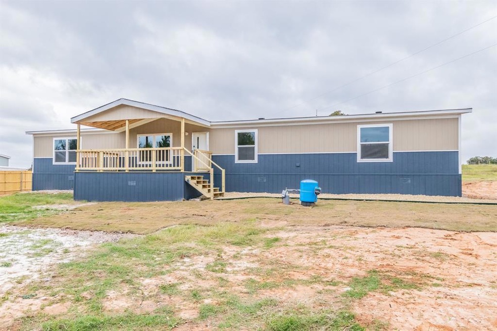 135 Private Road 3814, Springtown, TX 76082 - photo 1