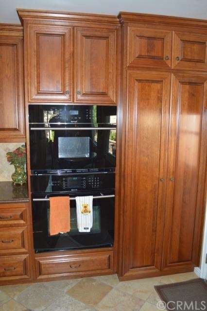 264 S Laurel Ave, Upland, CA 91786 - photo 1