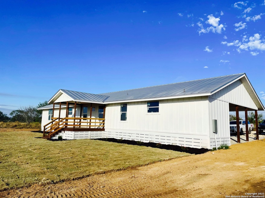 1937 County Road 451, Hondo, TX 78861 - photo 1