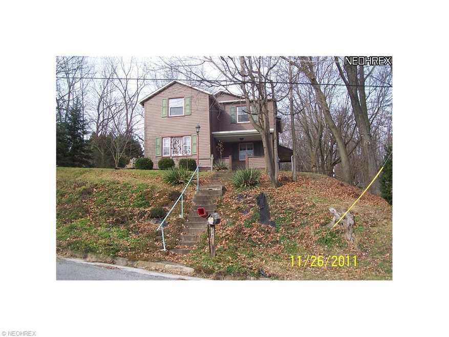 2 Story Vinyl Sided 3 Bedroom 1 1/2 Bath