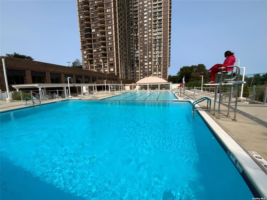 26910 Grand Central Pkwy unit 27B, Floral Park, NY 11005 - photo 1