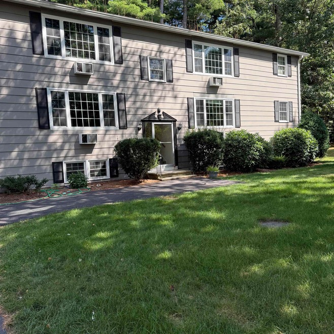 50 N Main St unit 3, Salem, NH 03079 - photo 1