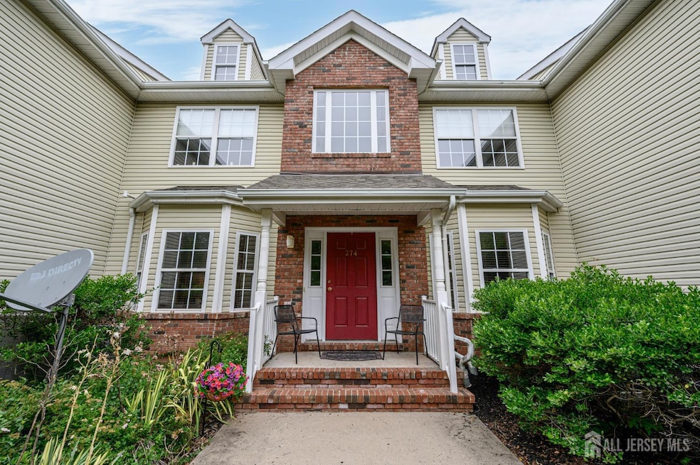 Sold $465,000 • Co-Listing Agent