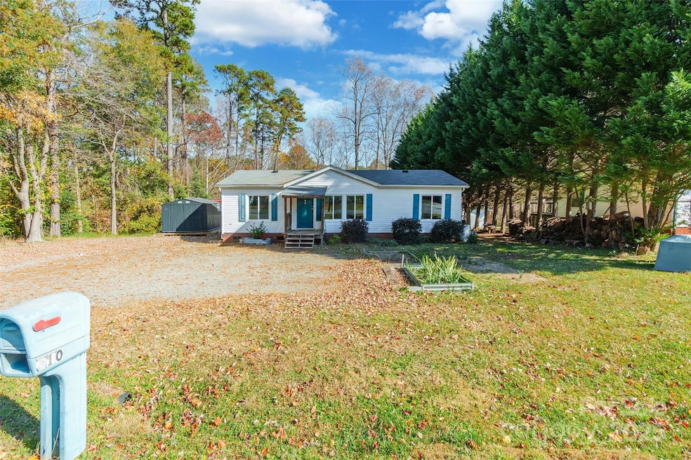 810 Dallas Spencer Mtn Rd, Dallas, NC 28034 - photo 1