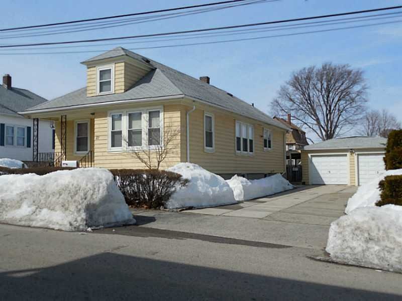 27 Hillcrest Ave, Pawtucket, RI 02860 - photo 1