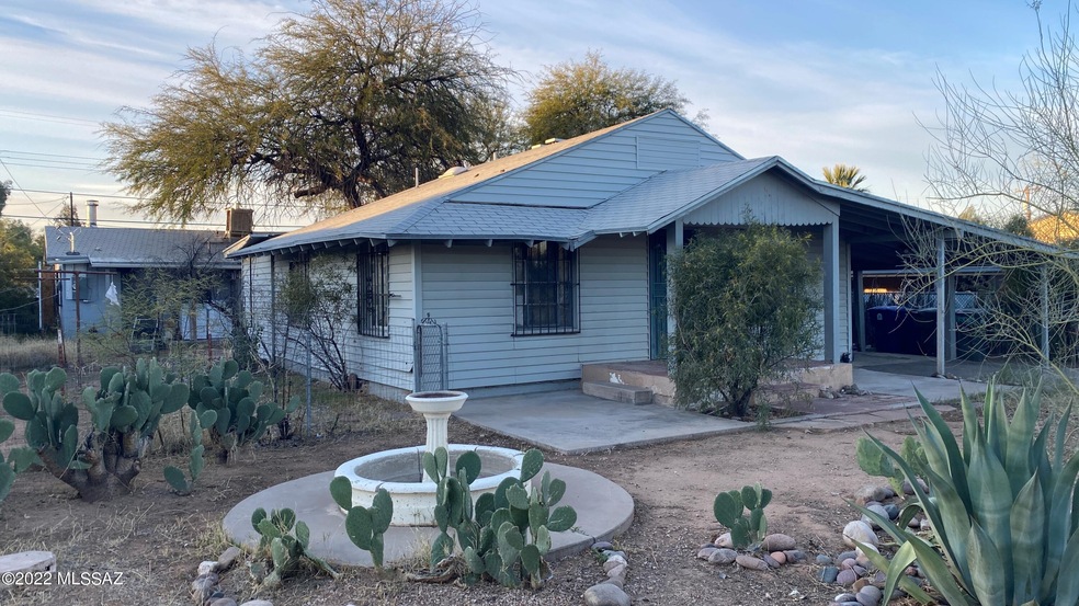832 Freeman