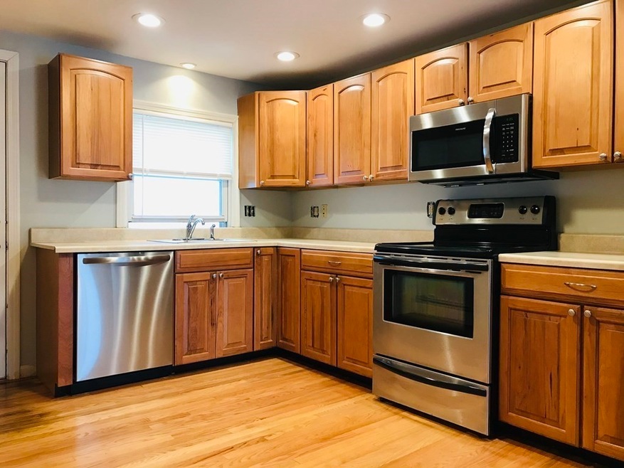 123 Cambridge Rd unit D, Woburn, MA 01801 - photo 1